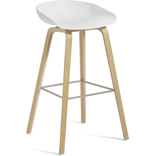 AAS32 Bar stool White shel+ Oak base - HAY