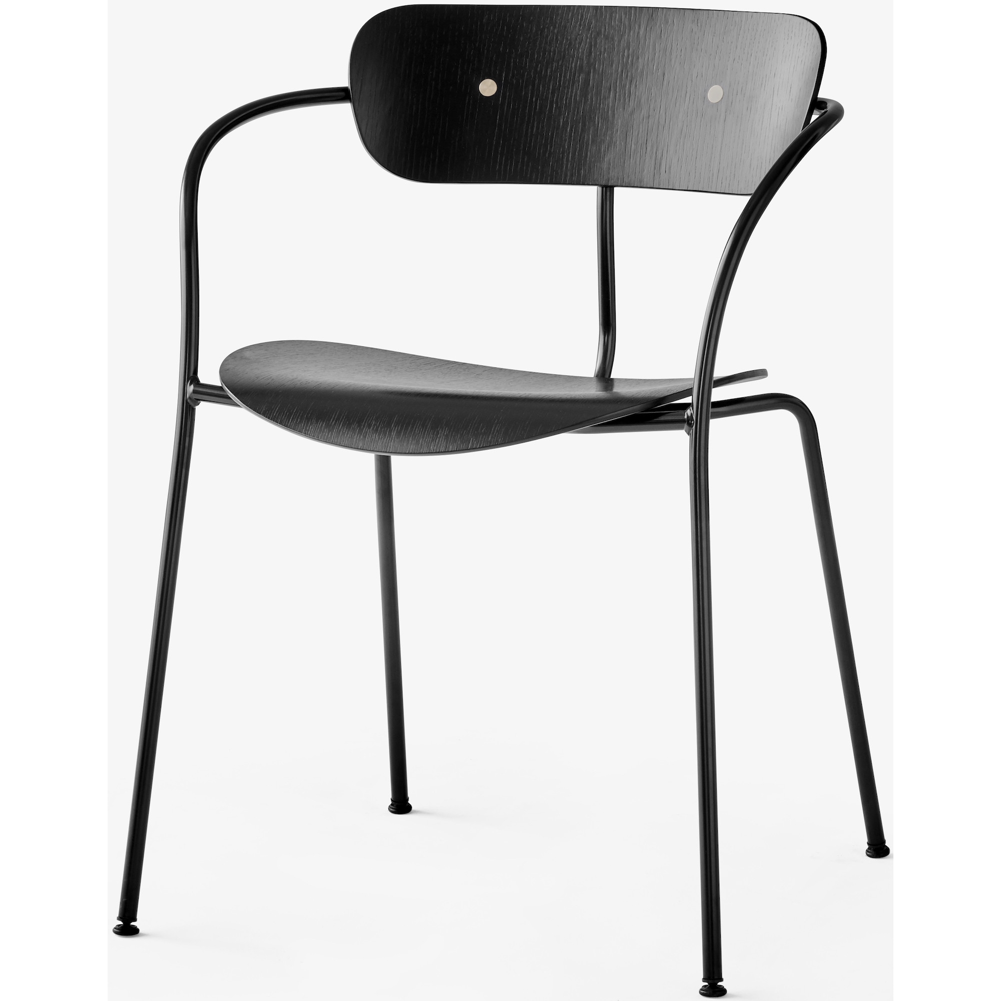 Chaise Pavilion AV2 – chêne noir + boutons laiton + piètement noir - &Tradition