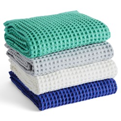 SOLD OUT WAFFLE Bath towel - Vibrant blue 70 x 140 cm - HAY