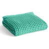 Serviette de bain WAFFLE - Vert émeraude 70 x 140 cm - HAY