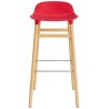 Tabouret de bar Form, pieds bois – Rouge vif + Chêne - Normann Copenhagen