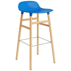 Tabouret de bar Form, pieds bois – Bleu vif + Chêne - Normann Copenhagen