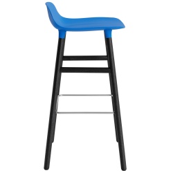 Tabouret de bar Form, pieds bois – Bleu vif + Chêne peint en noir - Normann Copenhagen