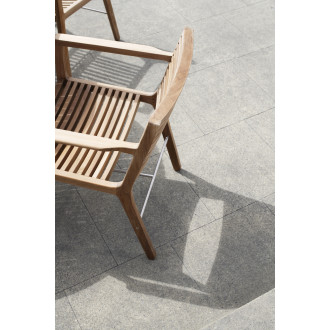 Outdoor chair with arm