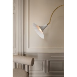 Nuura – Petalii Floor lamp, white and polished brass