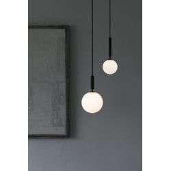 Nuura – Suspension Miira 1, rock grey et verre opal blanc