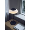 Nuura – Lampe de table Blossi, noir et verre opal blanc