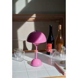 &Tradition – FlowerPot VP9 wireless table lamp, tangy pink