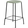 dusty green / noir - tabouret de bar Soft Edge 30 - piètement métal* - HAY