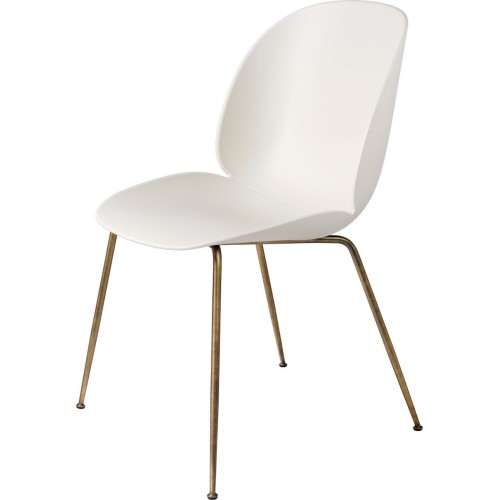 Alabaster White + Antique Brass – Chaise Beetle - Gubi